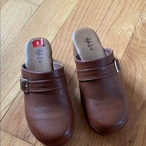 Stylish Brown Leather Clogs